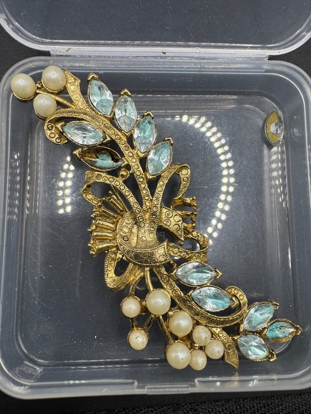 VTG Richelieu Gold Tone Faux Pearl & Blue Rhinestone Flower Pin Brooch